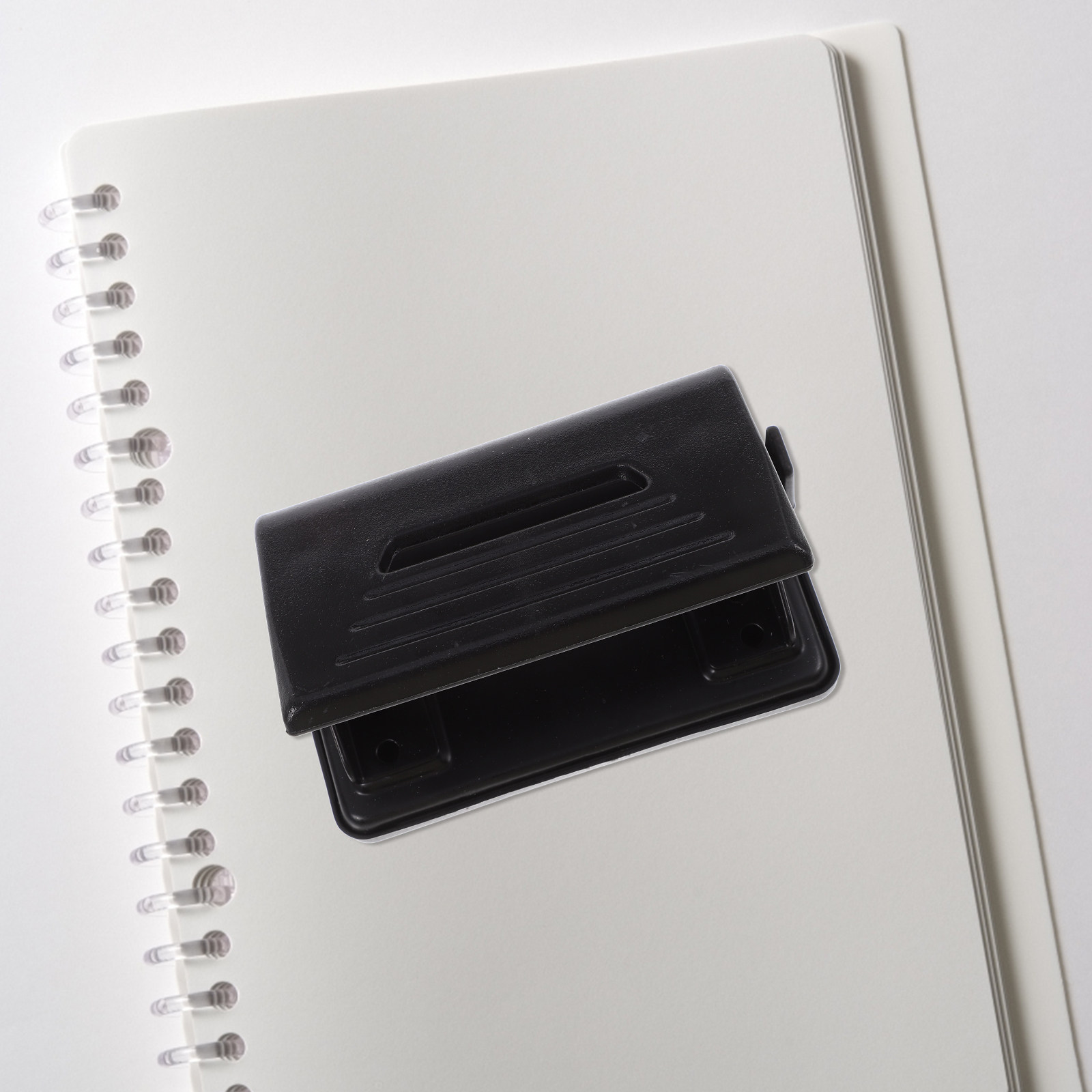 Art Craft Notebook - 精密な二穴パンチ 軽量で持ち運び可能な手動ペーパーパンチ プランナー、ノート、アートプロジェクト、段ボールクラフト用