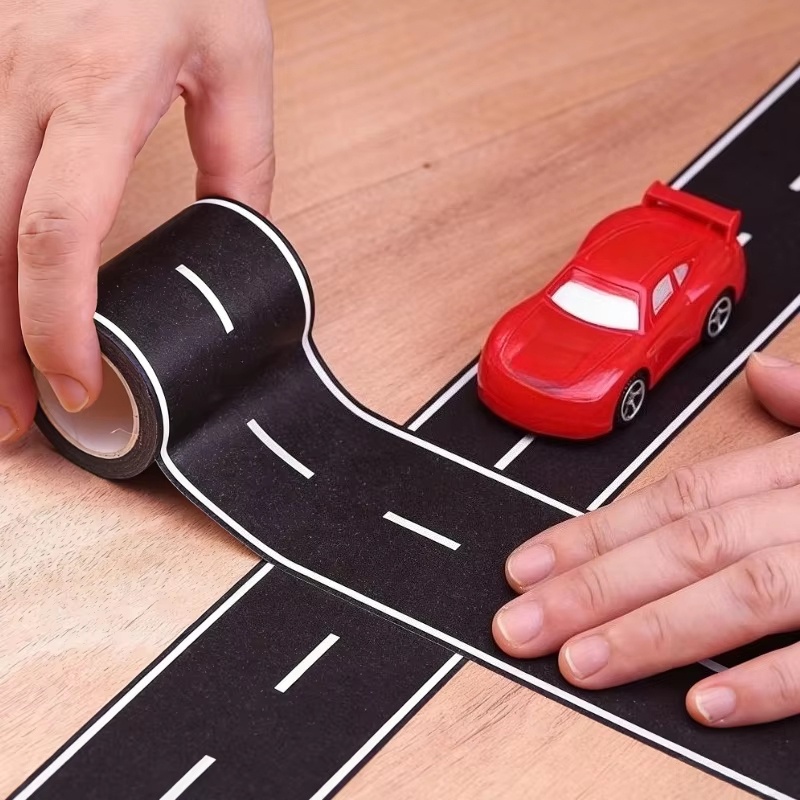 Art Craft Party - 1～2ロールの再利用可能な道路標識ステッカー、黒い高速道路テープ、おもちゃの車用道路テープ、子供の誕生日レーシングパーティーテーブルフロアデコレーションセット